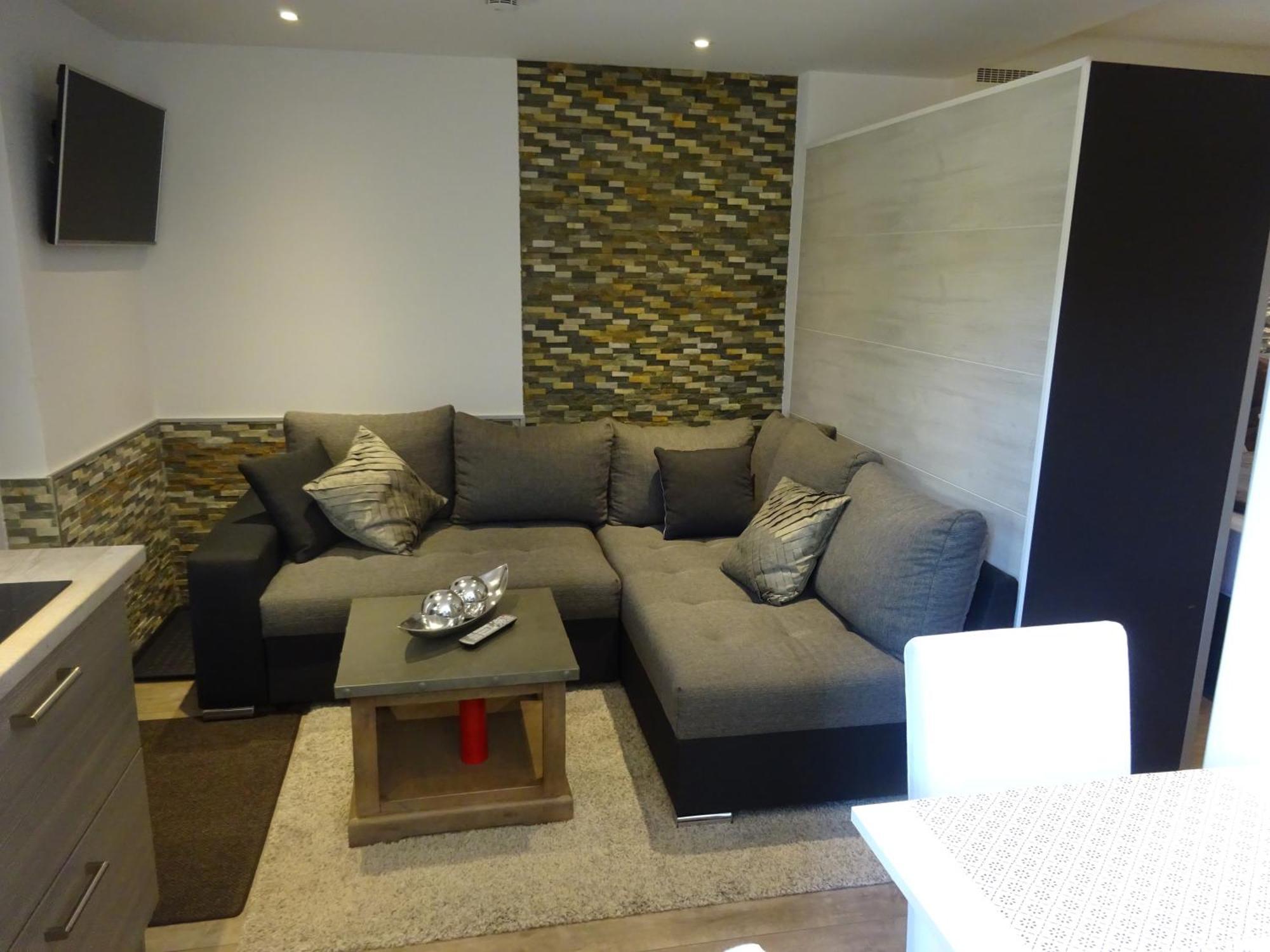 Ambiente Apartment *
